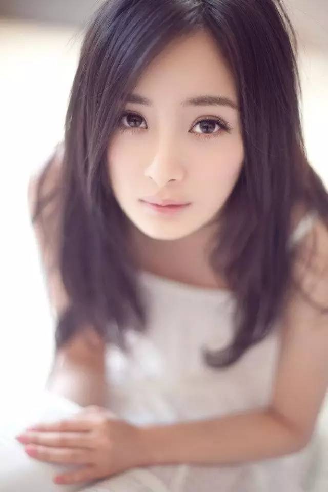 嘴唇直播下载 烟与镜